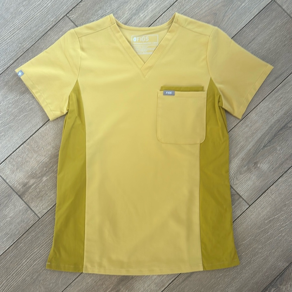 FIGS Catarina One-Pocket Scrub Top
